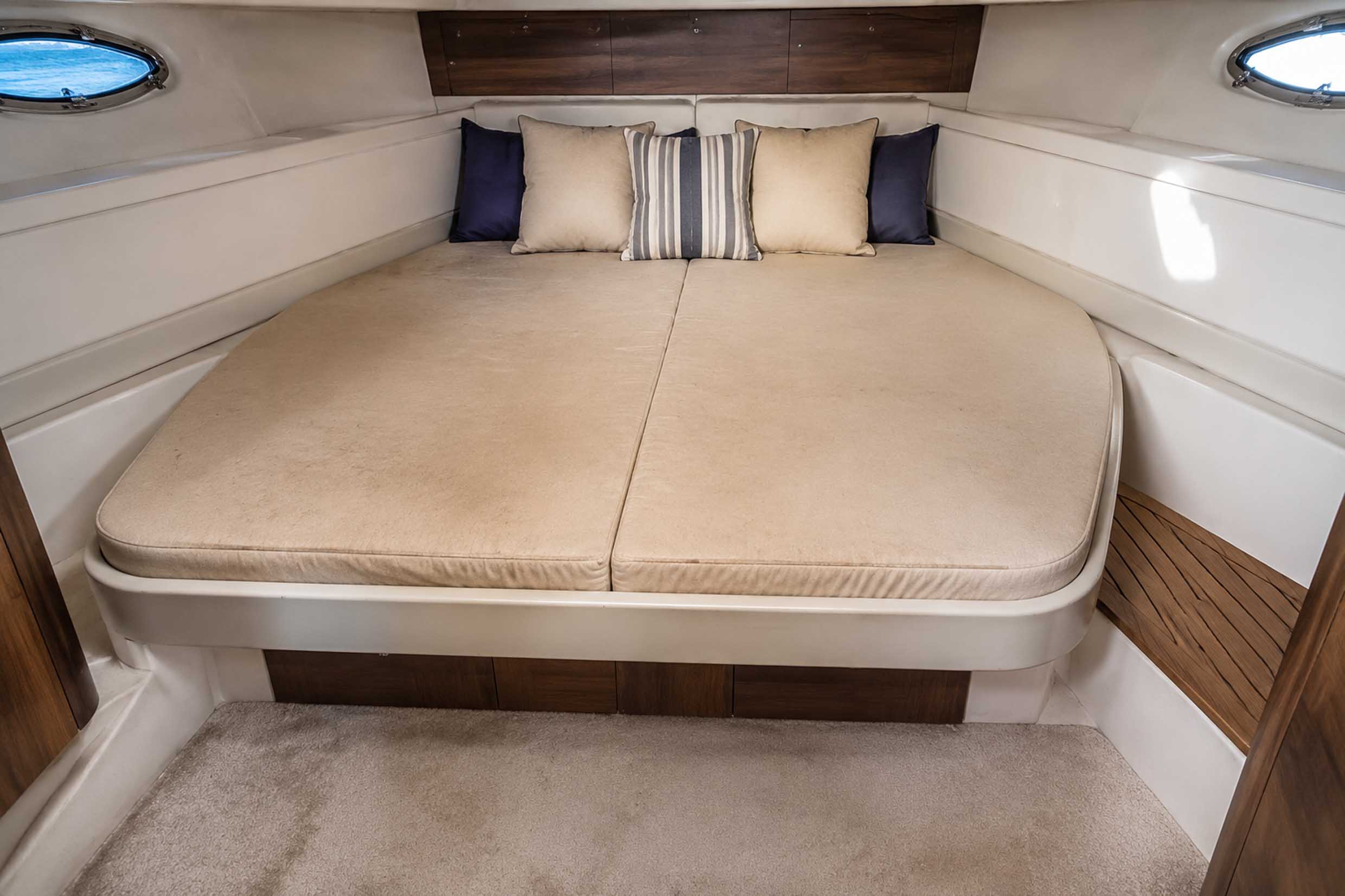 Clean boat cabin mattress after steam cleaning